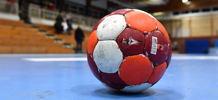 Бундеслига. Матч "Ганновера" и "Гамбурга" Азата Валиуллина перенесен из-за коронавируса в лагере хозяев