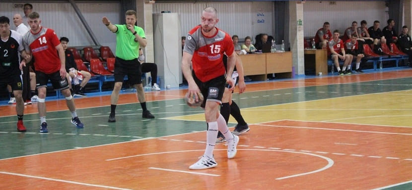 Беларусь. Левый полусредний "Кронона" Максим Несвадьба принял решение завершить игровую карьеру (ВИДЕО)