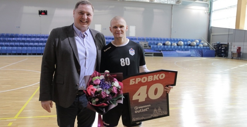 Беларусь. Иван Бровко: "Хочется как можно дольше и больше играть в гандбол. Тренироваться не нравится, а вот играть — нравится" (ВИДЕО)