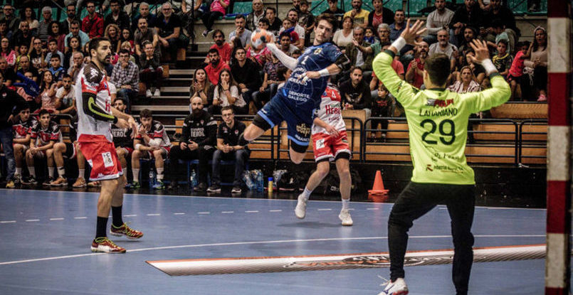 Испания. "Нава" пополнилась левым крайним сборной Черногории Филипом Вуйовичем и португальцем Филипе Мотой