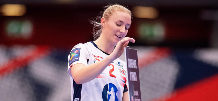 ЧМ-2021. Полусредняя сборной Норвегии Хенню Рейстад о грядущем четвертьфинале: "Мы жаждем реванша и готовы сделать все против России"