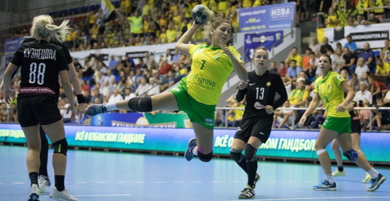 Диана Голуб: "Как-то Тарасиков устроил конкурс пенальти. В качестве приза получила свежую рыбу"