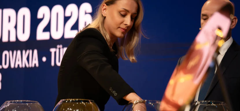 Состоялась жеребьёвка группового этапа ЧЕ-2026. Венгрия сыграет с Черногорией, Норвегия — с Румынией, Швеция — с Германией