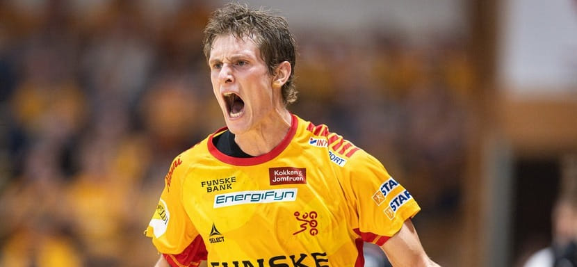 Правый крайний Оскар Расмуссен продолжит защищать цвета датского "Гудме" до лета 2026 года