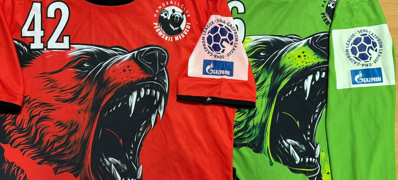 Когти "Пермских медведей", ламповая ностальгия АГУ-"Адыиф" и ужас арестантской робы "Пика". Выбираем самые крутые футболки в гандболе