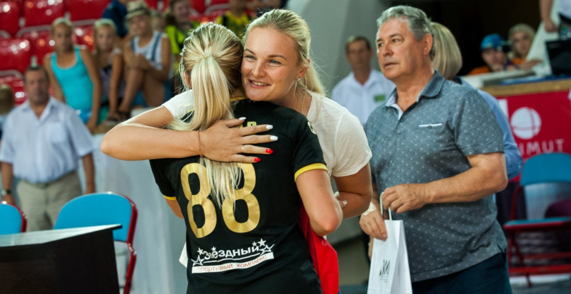 Оксана Королева: "С костром, палаткой, гитарой — это было впервые. Так здорово!"