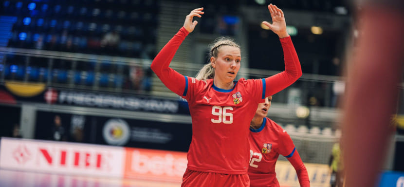 22-летня левая полусредняя сборной Чехии Шарлотт Холевова в следующем сезоне будет выступать за "Метцинген". Срок контракта — 2 года