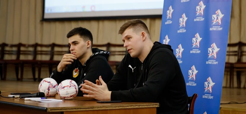 Olimpbet Суперлига. Игроки ЦСКА Святослав Кривич и Дмитрий Чернецов провели мастер-класс в одной из московских школ