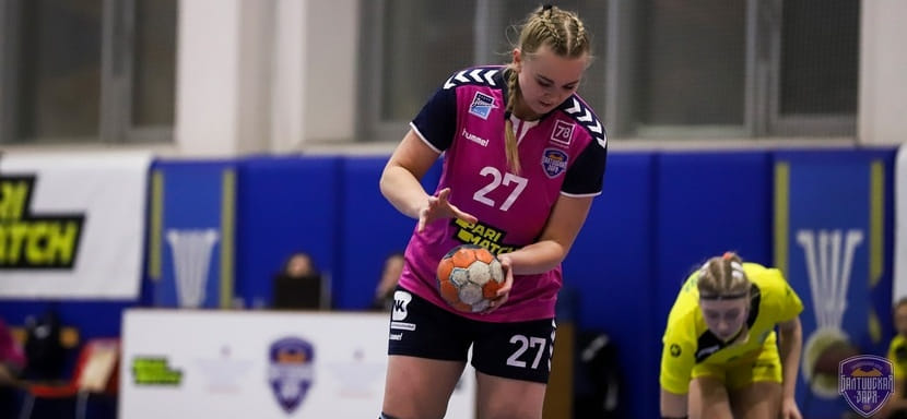 Olimpbet Суперлига. Выступать за "Балтийскую Зарю" продолжат разыгрывающая Вероника Комкова и полусредняя Оксана Орехова