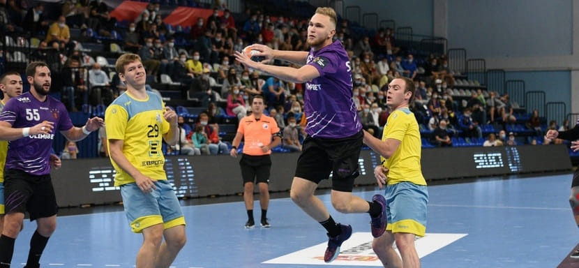 Olimpbet Суперлига. Официально. Левый крайний "Чеховских медведей" Александр Синицын стал игроком "Донских казаков"-ЮФУ