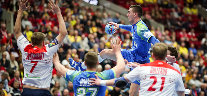 ЧМ-2021. Международная федерация гандбола разрешит участникам изначально внести в заявку на турнир двадцать игроков вместо шестнадцати