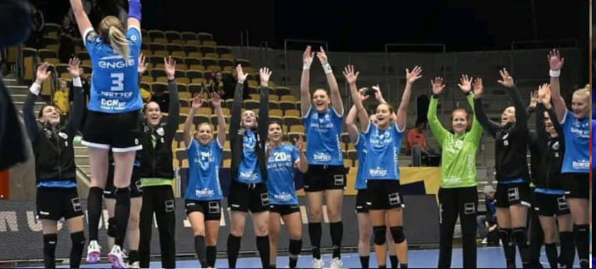 Румыния. В единственном матче игрового дня "Бухарест" дома разгромил "Штиинцу" Ренаты Каюмовой, забросив 43 мяча