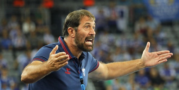 Лига чемпионов. Главный тренер "Загреба" Веселин Вуйович оштрафован за неспортивное поведение в отношении рефери матча с "Барселоной"