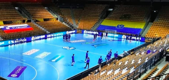 Лига чемпионов. Матч "Целе" и "Загреба" отменили во время предыгровой разминки из-за плохого самочувствия одного из игроков