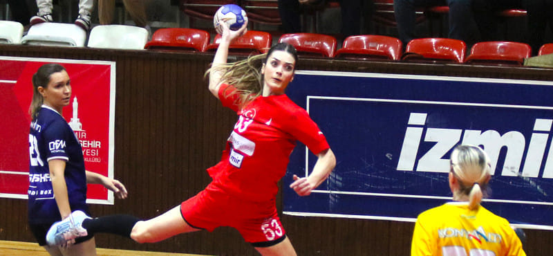 Кубок ЕГФ. "Коньяалты" Санниковой и Ихневой повторно обыграл "Измир" Саваш и вышел в полуфинал, где встретится со словацкой "Ювентой"