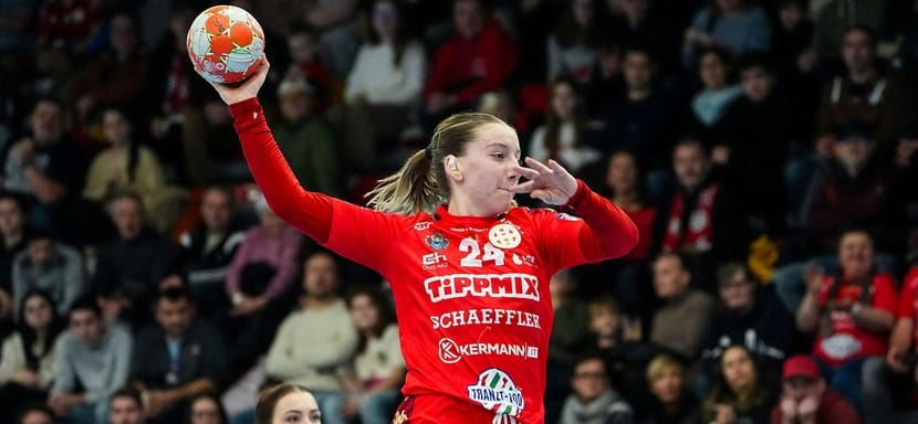 Венгерский "Дебрецен" продлил контракты с тремя гандболистками