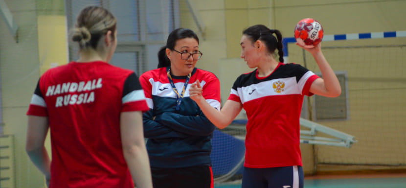 Lyudmila Bodniyeva called 21 handball players for the national team training camp. Russians are getting ready to sparrings in Minsk