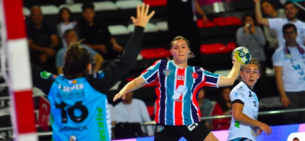 Кубок ЕГФ. Александра Санникова: "После игры не могла поверить, что мы всё же выиграли Кубок! Клубу ведь всего три года, первый сезон выступления в еврокубках"