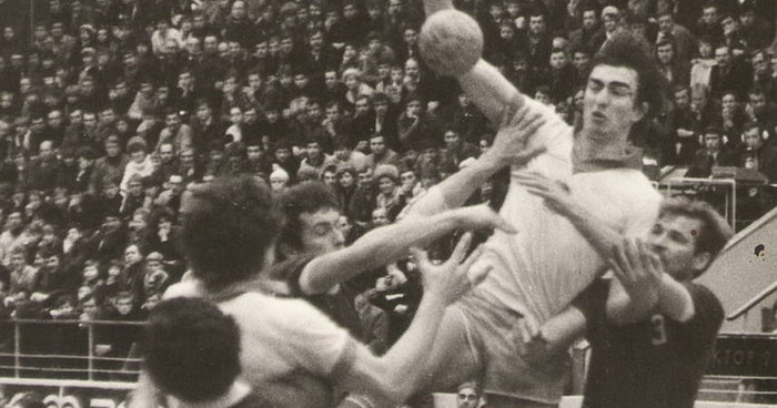 Беларусь. Владимир Михута: "Старые травмы заставляют обращаться к врачам. С дорогостоящими операциями помогает Коноплев"