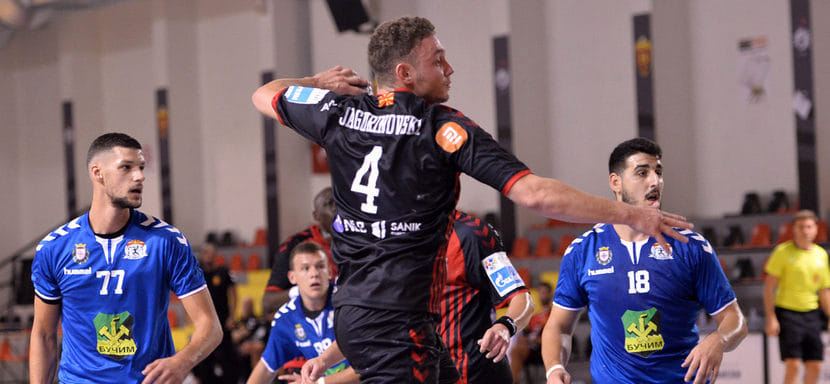 Балканы. Правый полусредний сборной Северной Македонии Томислав Ягуриновски покинул "Вардар" ради контракта с исландским клубом