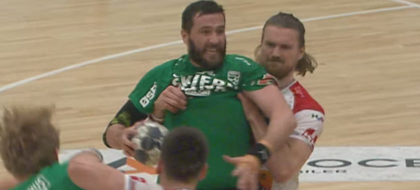 Дания. Полусредний "Скьерна" Сеньямин Бурич стал лучшим бомбардиром матча с "Колдингом", играя со сломанной рукой