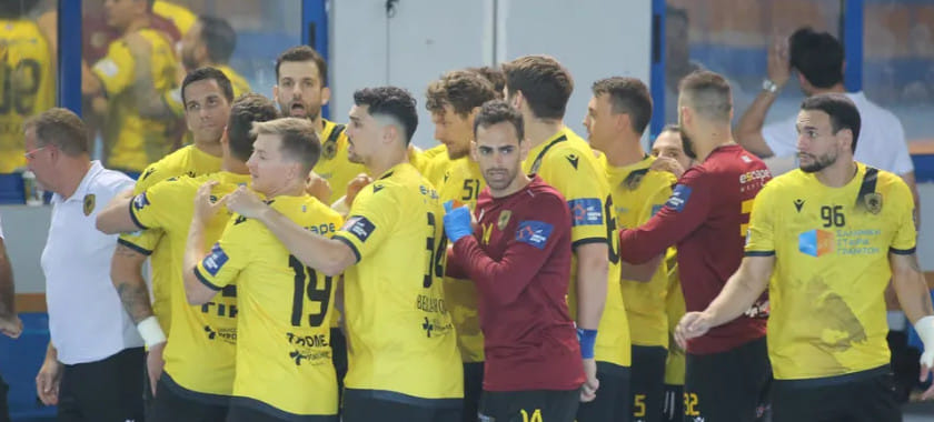 Греция. АЕК Фредерика Бужана во втором тайме гостевой встречи с ПАОКом забросил всего 9 мячей, но победил и вышел в финал чемпионата страны