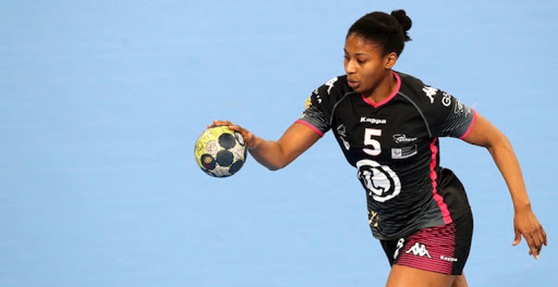 Франция. "Флери" объявил о продлении контрактов с двумя гандболистками