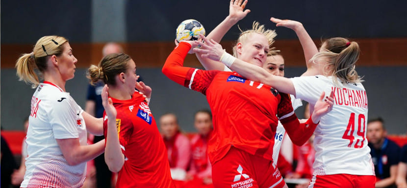 ЧМ-2021. Женская сборная Австрии обыграла в гостях команду Польши и пробилась в финальную стадию. Соня Фрай забросила 10 мячей