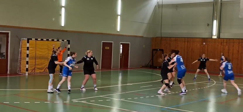 Первая лига. Сегодня определились финалисты женского турнира. За главный приз поспорят московские "Дворец" и "Территория спорта"