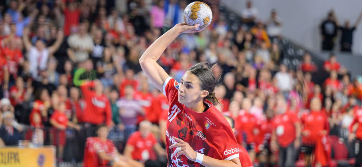 "Глория Бистрица" проиграла первый тайм "Будучности", но сумела победить, "Эсбьерг" разобрался с "Боруссией" в Лиге чемпионов