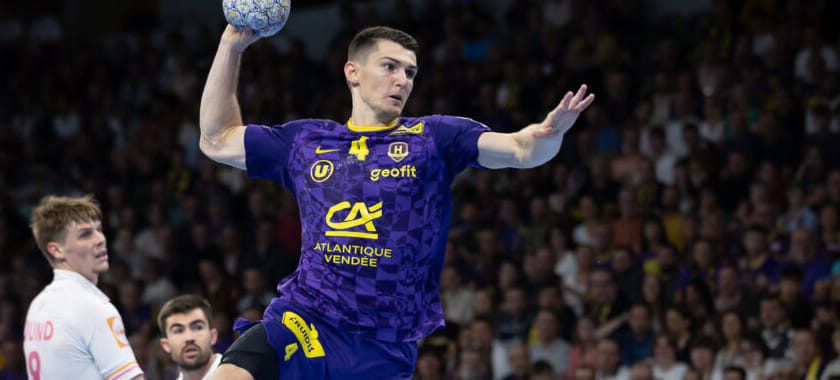 "Нанту" в матче с "Веспремом" не помогут Эмерик Минн и Валеро Ривера. Также снова будет отсутствовать тренер Грегори Кожан