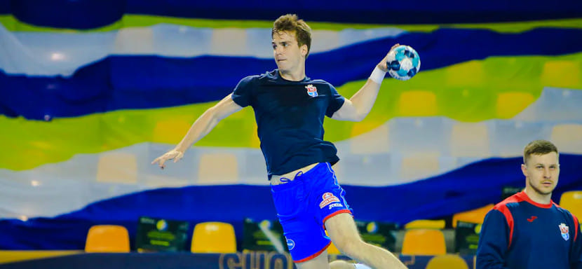 Польша. Источник: Павел Пачковски включен в заявку "Кельце" на сезон. Правый полусредний сможет сыграть за команду впервые с 2017 года