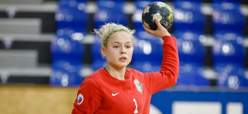 Россия. Вратарь "Ставрополья" Валерия Пыжикова провела для желающих массовую зарядку