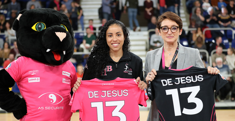 Франция. Полусредняя сборной Бразилии Патрисья Де Жезус стала игроком "Флери"