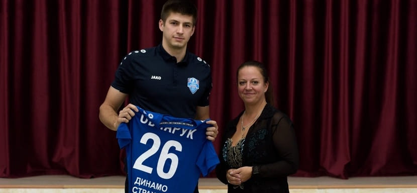 24-летний левый полусредний Василий Овчарук покинул ряды астраханского "Динамо"