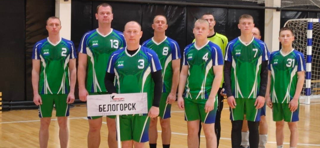 Первая лига. А что там в Белогорске? "Есть открытые площадки, но как на них заниматься — вопрос…"