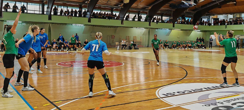 "Ференцварош" с Дарьей Дмитриевой уверенно обыграл бывший клуб россиянки "Крим" в товарищеском матче