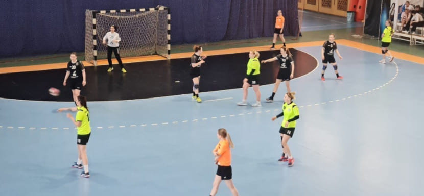 Первая лига. Определились финалисты женского турнира. В воскресенье победителя определят СШОР "Приморская" и СШОР имени Гладченко