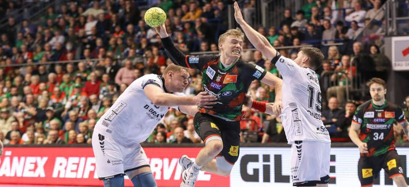 Лидер бундеслиги "Мельзунген" потерпел поражение, осечкой конкурента не воспользовался "Киль", уступивший на выезде "Вецлару"