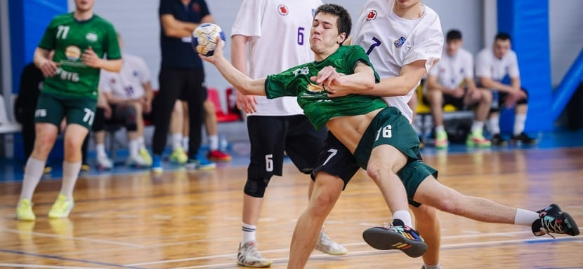 Уфимский "Акбузат" вновь у чеховского УОР №4 в матче мужской высшей лиги