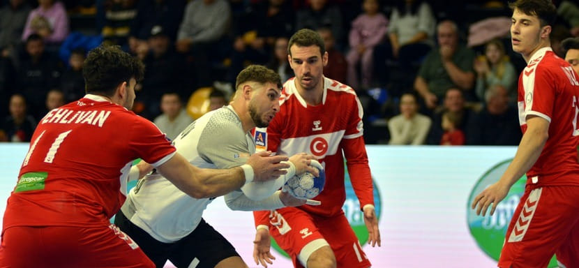 Сборные Турции, Латвии и Эстонии добились побед в первых матчах стартового раунда отбора на ЧЕ-2028