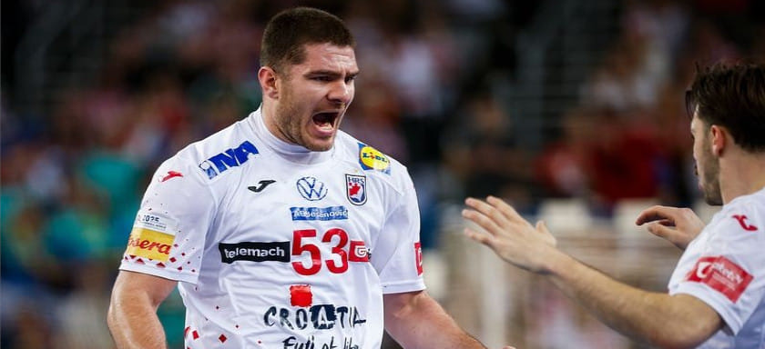 Линейный сборной Хорватии Марин Шипич: "Еле выжили в матче со Словенией, в дебюте нервничали, не понимали, что делать"