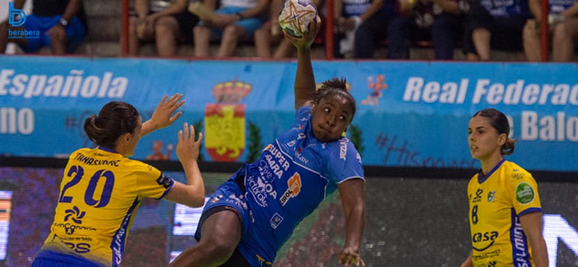 Испания. Бразильская полусредняя Мариан Фернандес продлила контракт с "Бера-Берой"