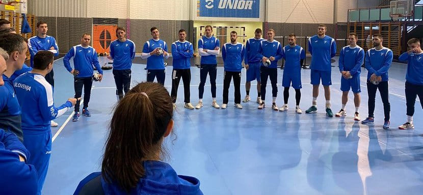 ЧЕ-2022. Полусредний "Ганновера" Нейц Цехте заменил в сборной Словении представителя "Бенфики" Тадея Клюна