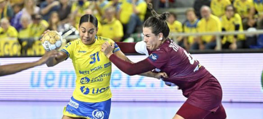 "Крайова" официально подтвердила переход 31-летней испанской линейной "Рапида" Айноа Эрнандес