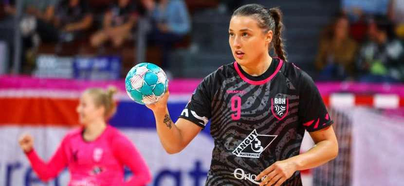 Балканы. Левая полусредняя "Бреста" и сборной Черногории Джурджина Яукович после этого сезона вернётся в "Будучность"