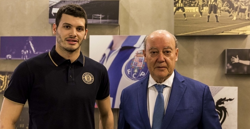 "Порту" продлил контракт с универсалом Руи Силвой