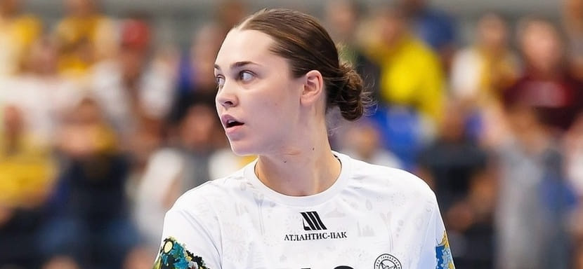 Полусредняя "Ростова" Алина Кишко выступила в роли ведущей новогоднего выпуска программы "Тайм-аут" (ВИДЕО)