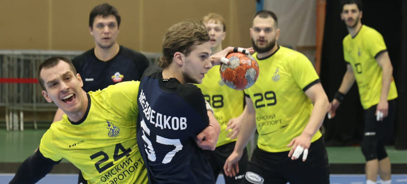 "Ростов-Дон" взял реванш у омского "Скифа" за вчерашнее поражение, победив лидера высшей лиги. У Ивана Ерканова 15/15 в матче с "Технологом-Спартаком"