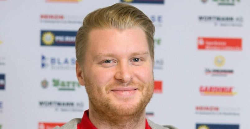 Полусредний "Мотора" Денер Яанимаа: "Нравится "Шпаркассен-Арена". Нереальные ощущения — играть при поддержке десяти тысяч фанатов"